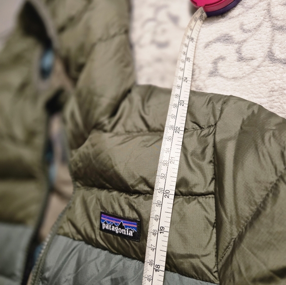 Patagonia Youth Olive Puffer Jacket, Sz M, Two Sided - Picture 10 of 10